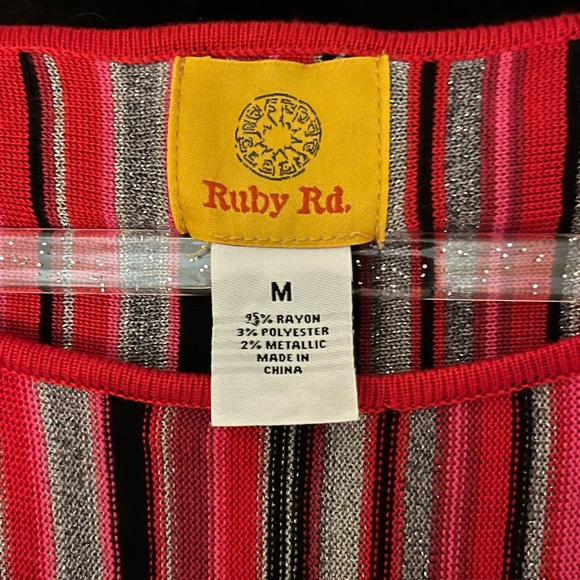 🌻Women’s Ruby Rd Top - Picture 4 of 6